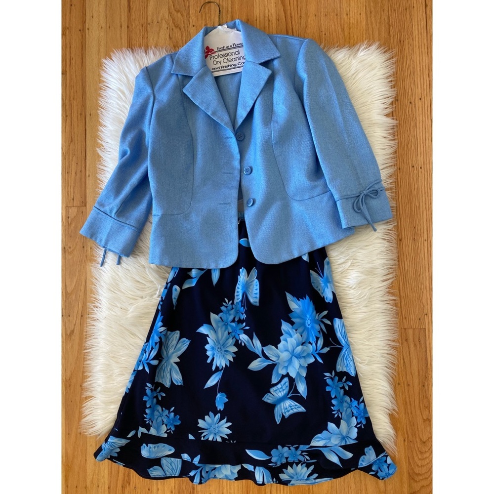 Vintage Y2K petite butterfly skirt suit! 🦋